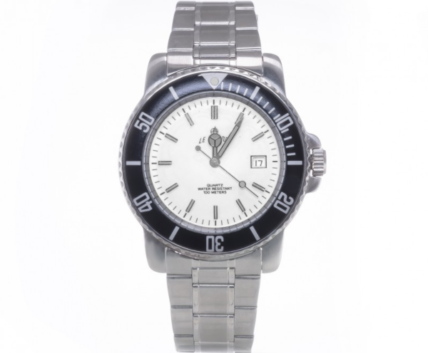Screenshot 2025-07-24 at 18.33.57 LE MONDE Divers´ Watch with White Dial and Black Bezel (3189ACC/21)