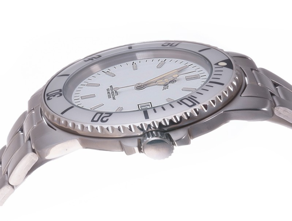 Screenshot 2025-07-24 at 18.36.50 LE MONDE Divers´ Watch with Silvered Dial and Light Grey Bezel (3189ACC/61)