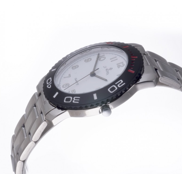 LE MONDE Divers´ Watch with White Dial and Black Bezel with red & white markings (3199ACC/21)