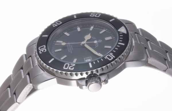 Screenshot 2025-09-29 at 11.57.49 LE MONDE Women´s wristwatch with Black Dial, Black Bezel on Steel Bracelet (4189ACC/22)